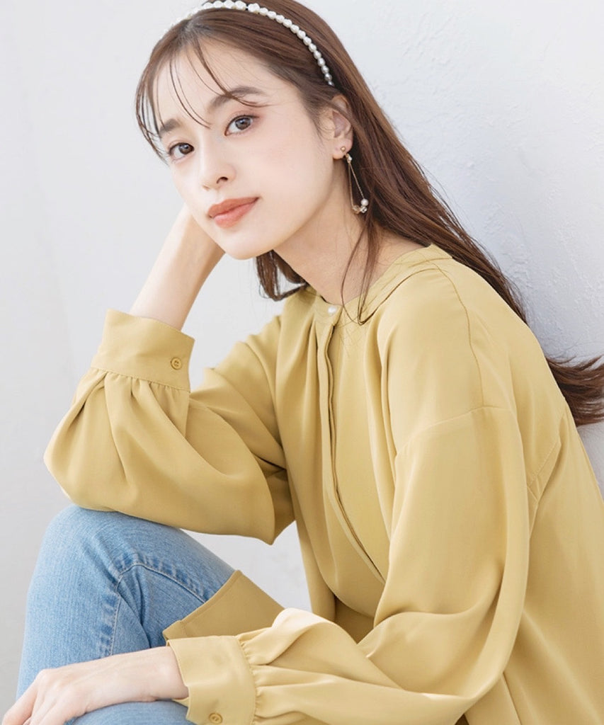 【春の装いにトレンドカラーを】