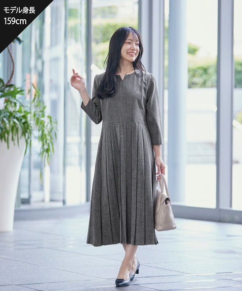 プリーツワンピース