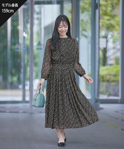 【新色追加】花柄フリルドレープワンピース