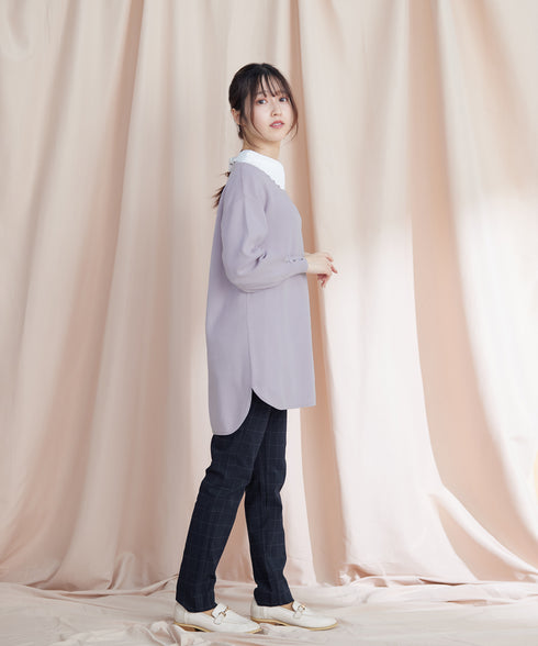 襟刺繍ピンタックブラウス