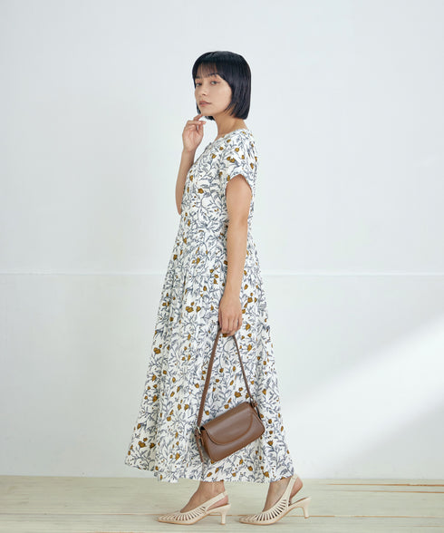 リーフフラワー柄ワンピース