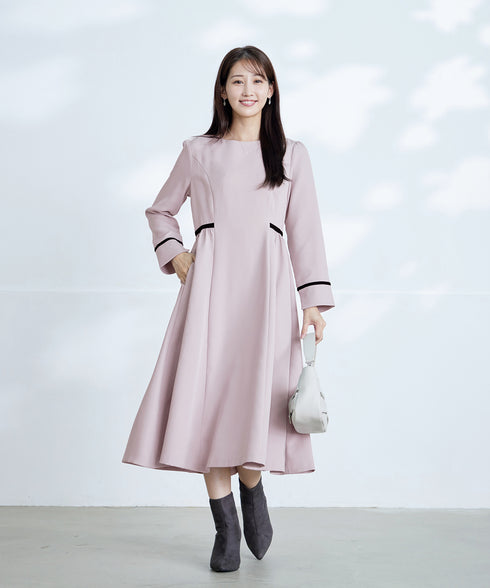 【安田美沙子さん着用】ベロアラインフレアワンピース