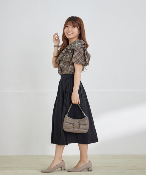 チェック柄フリルブラウス