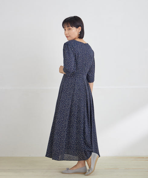 変形ドット柄ワンピース