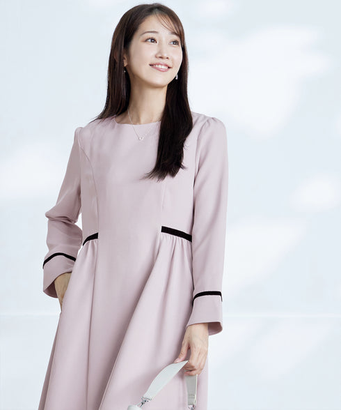 【安田美沙子さん着用】ベロアラインフレアワンピース