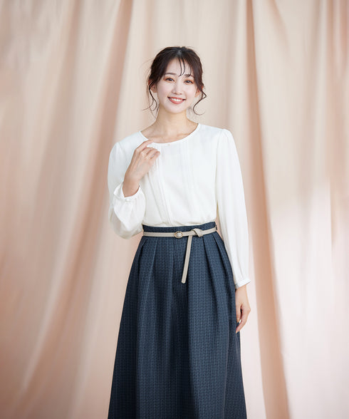 ピンタックレースブラウス