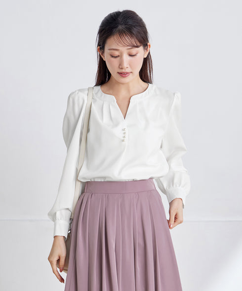 【クリアランスセール】スキッパー衿ボタンブラウス