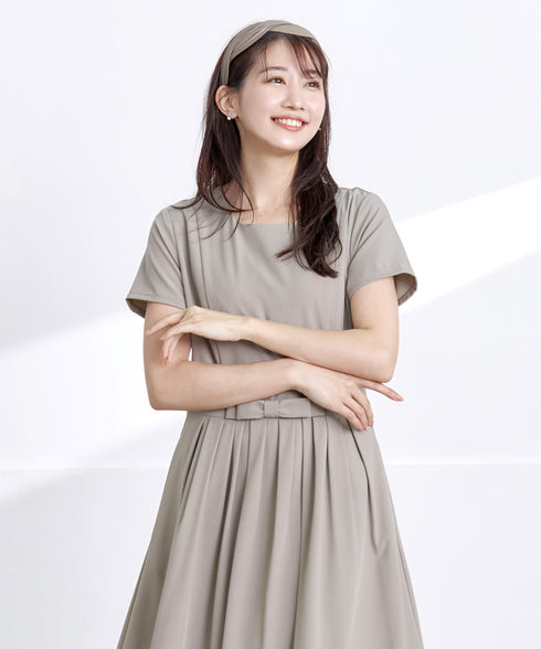 半袖リボンギャザーフレアワンピース