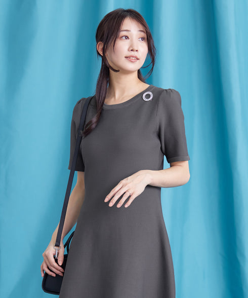 【アウトレット】クールネック半袖ニットフレアワンピース