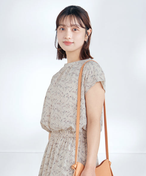 花柄フレンチスリーブワンピース