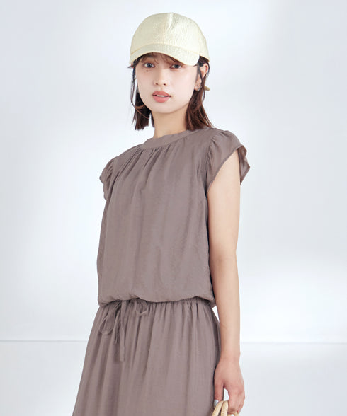 フリル袖ワンピース