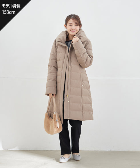 ミドル丈ダウンコート