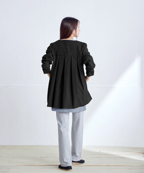 ノーカラー後ろタックフレアコート