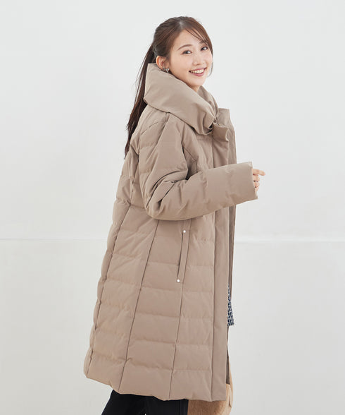 ミドル丈ダウンコート