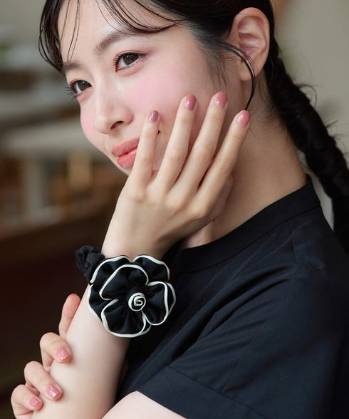 配色パイピングフラワーヘアゴム