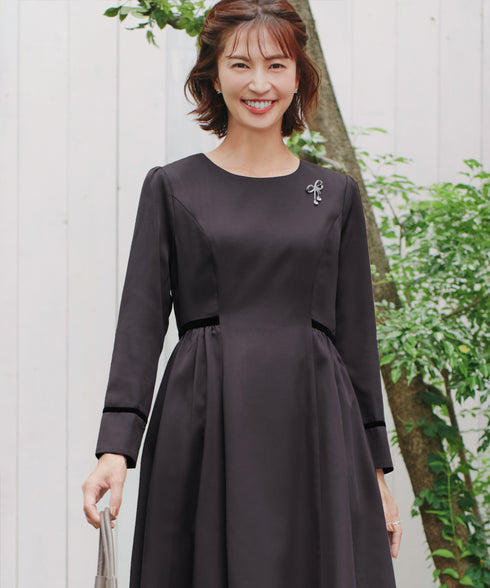 【安田美沙子さん着用】キュービックリボンモチーフブローチ