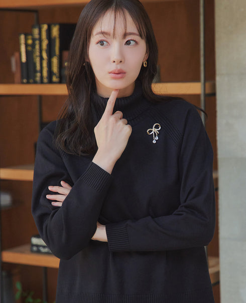 【安田美沙子さん着用】キュービックリボンモチーフブローチ