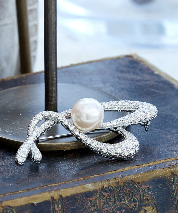 ハートモチーフブローチ