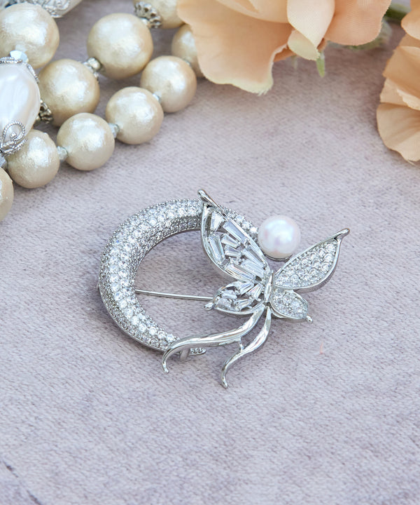 バタフライモチーフブローチ