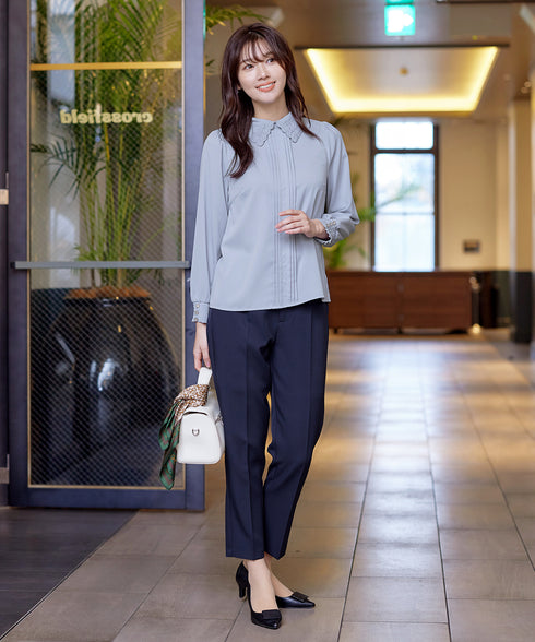 襟刺繍ピンタックブラウス