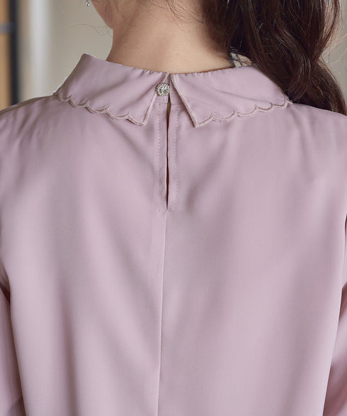 襟刺繍ピンタックブラウス