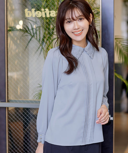 襟刺繍ピンタックブラウス