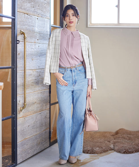 襟刺繍ピンタックブラウス