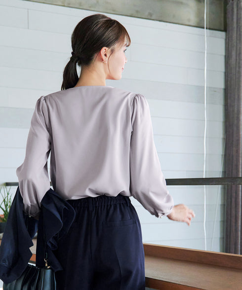 【スマート裏起毛】パールボタンブラウス