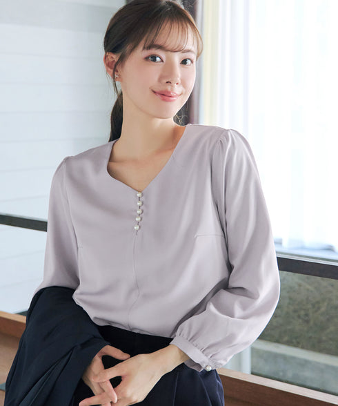 【スマート裏起毛】パールボタンブラウス