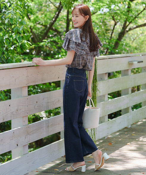 チェック柄フリルブラウス