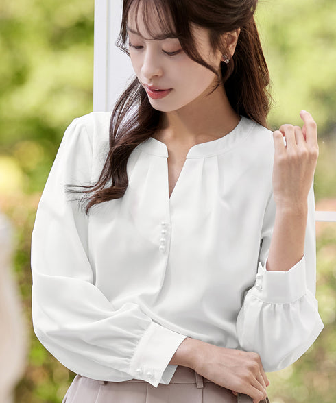 【クリアランスセール】スキッパー衿ボタンブラウス