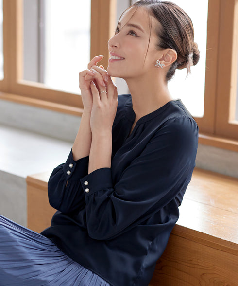 【クリアランスセール】スキッパー衿ボタンブラウス