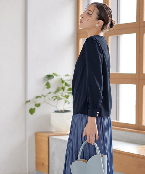 【クリアランスセール】スキッパー衿ボタンブラウス