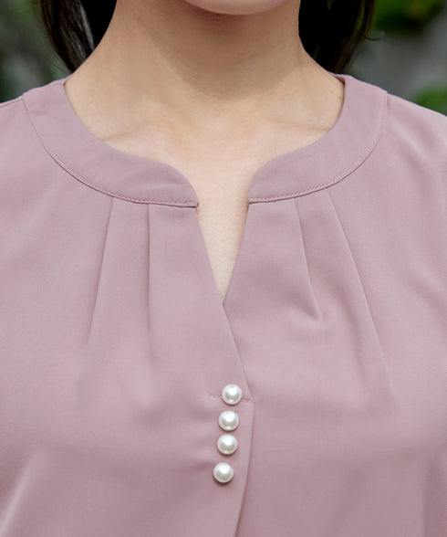 【クリアランスセール】スキッパー衿ボタンブラウス