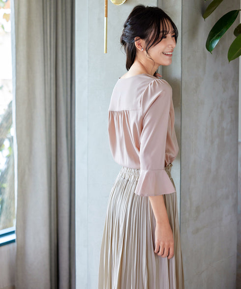 【アウトレット】ハートネックフレア袖ブラウス