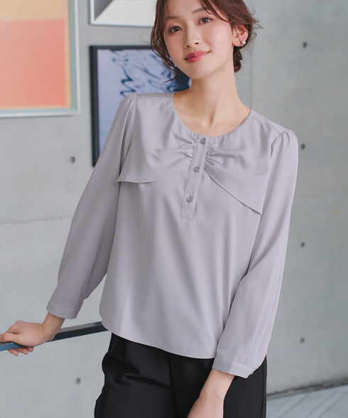 リボン風ブラウス