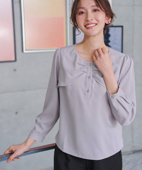 リボン風ブラウス