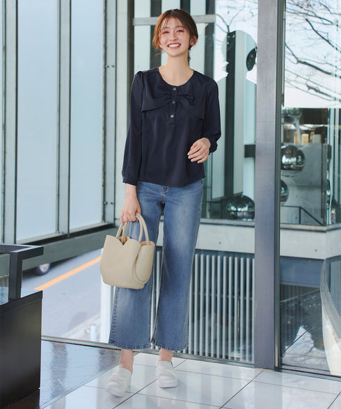 リボン風ブラウス