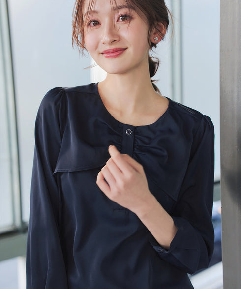 リボン風ブラウス