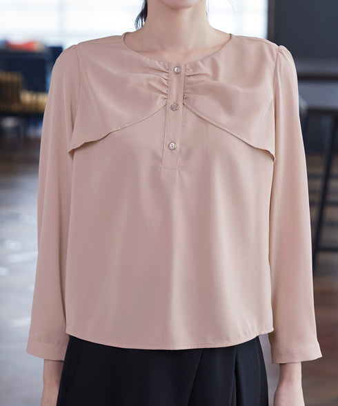 リボン風ブラウス