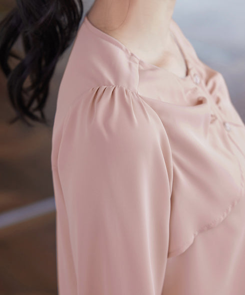 リボン風ブラウス