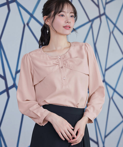 リボン風ブラウス