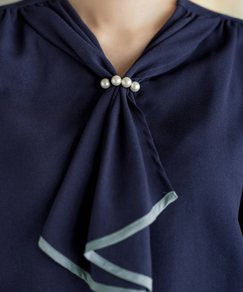 配色パイピングボウタイブラウス