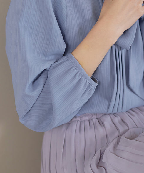 リボンタイブラウス