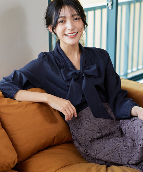 リボンタイブラウス