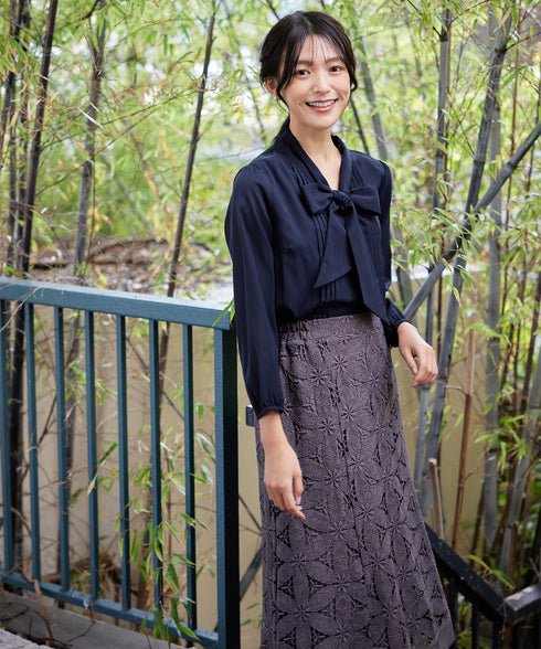 リボンタイブラウス