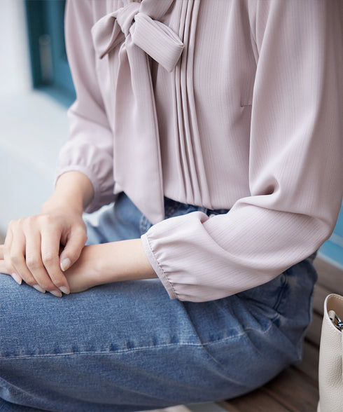 リボンタイブラウス