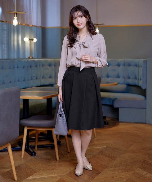 リボンタイブラウス