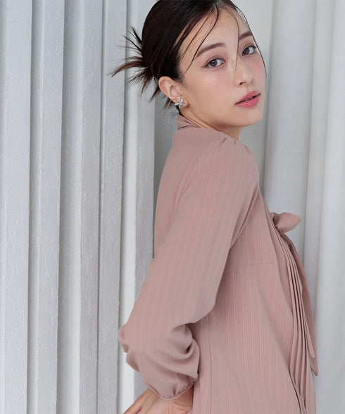 リボンタイブラウス