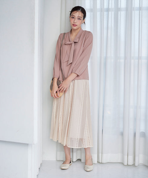 リボンタイブラウス